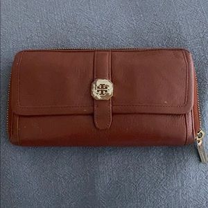Tory Burch wallet
